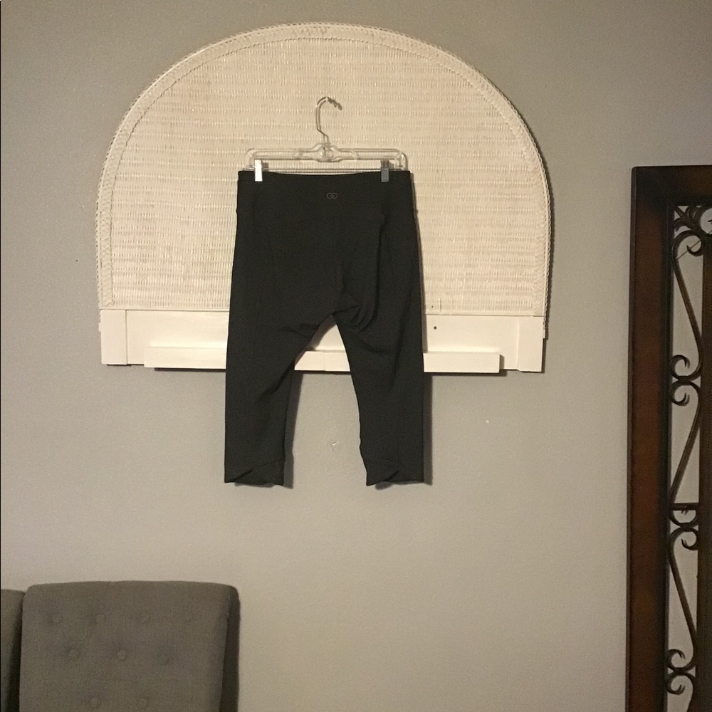 CALIA by Carrie Underwood Capri Leggings - Picture 5 of 10
